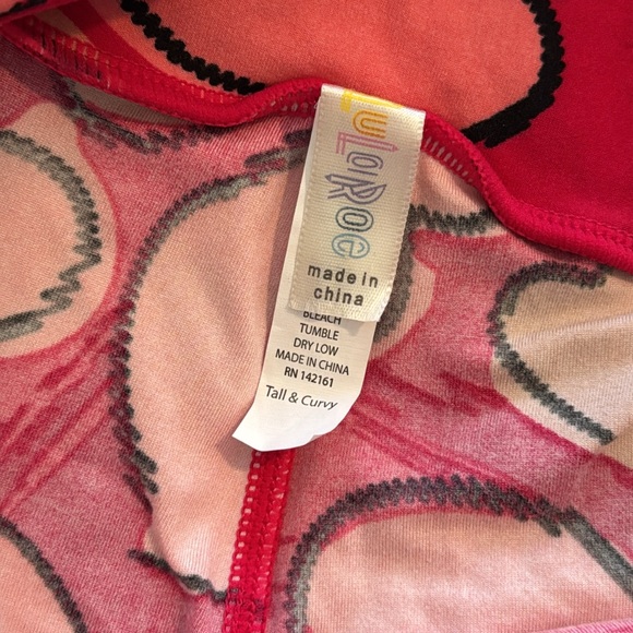 Lularoe Hearts Leggings. Size Tall and Curvy - Picture 3 of 4
